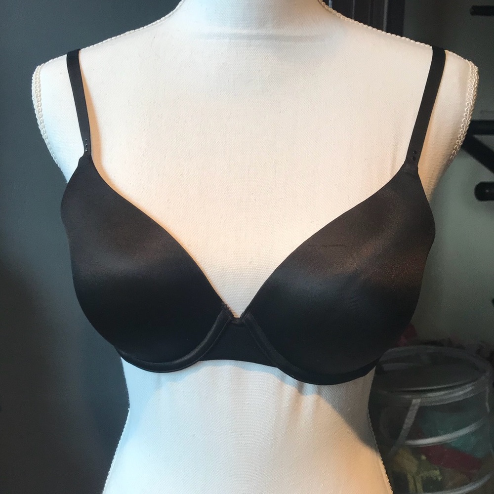 Victoria’s Secret Black Bio fit Padded Bra